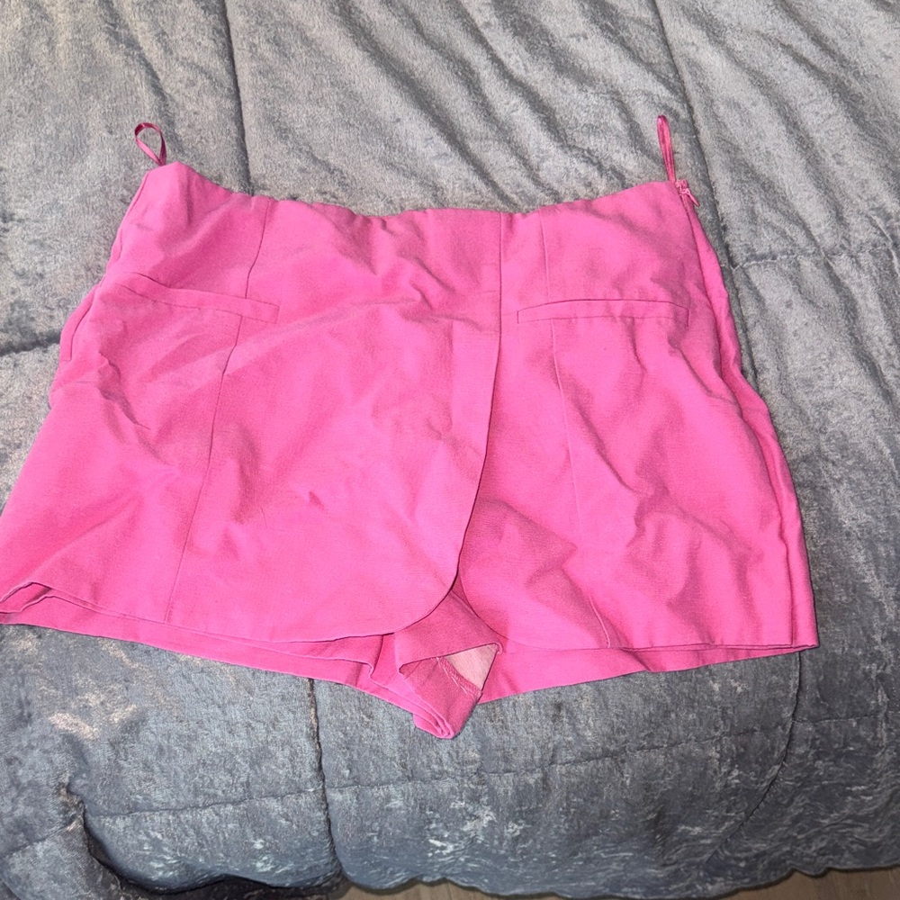 Brand new Zara Women's Pink Skort